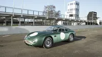 DB4GT pernah dipakai oleh pembalap F1 dan Indy 500, Jim Clark (Carscoops)