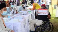 Simulasi disabilitas ikut pemungutan suara dalam pemilu. (dok KPU Tangerang)