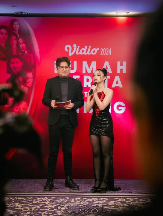 Penampilan Naura Ayu di Vidio Slate Announcement 2024 sukses bikin para fans menjerit. Naura Ayu tampil menawan dengan busana dan makeup glam yang bikin ia terlihat dewasa [@naura.ayu]