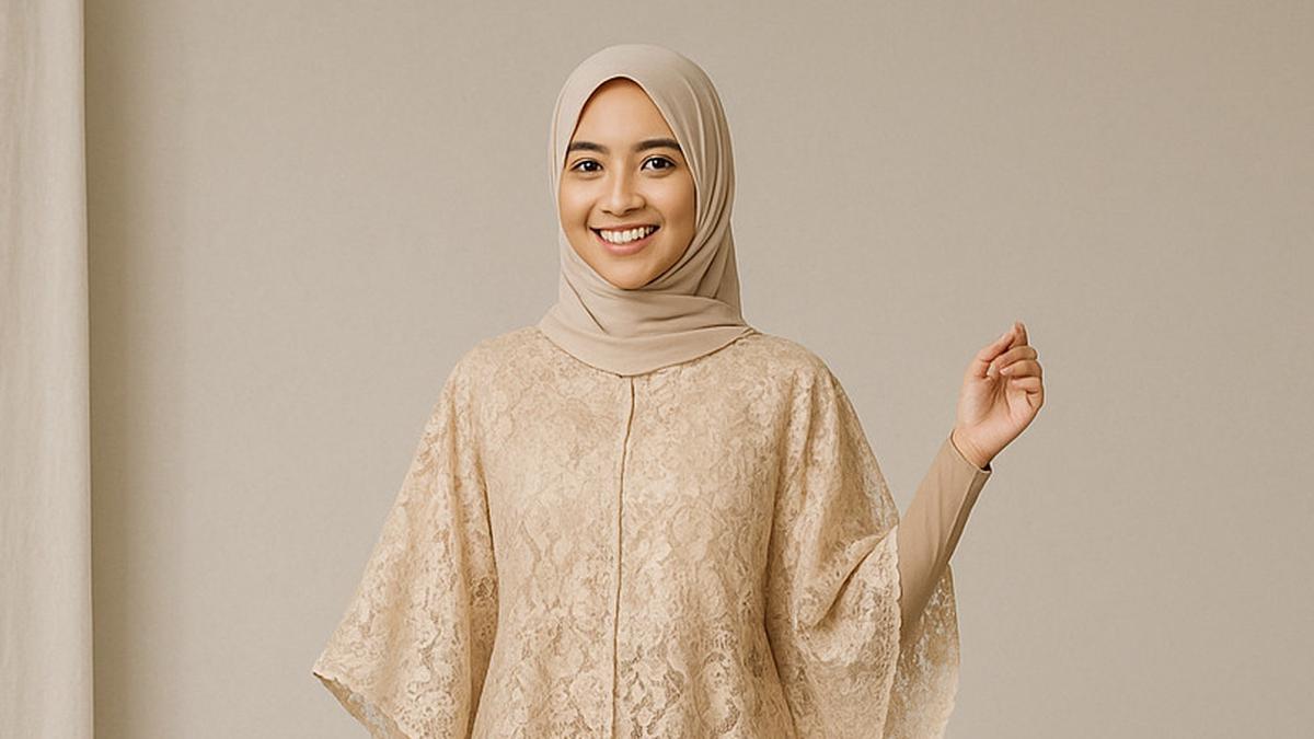 8 Model Kebaya Brokat Lengan Kelelawar Kombinasi Batik 2025 yang Elegan, Desainnya Unik dan Nyaman Dipakai