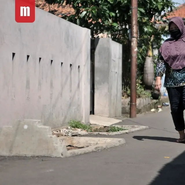 6 Potret Makam di Pinggir Gang yang Viral, Tersebar di Tengah Perkampungan