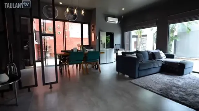 Potret rumah baru Onadio Leonardo yang mewah bertema Gothic (Sumber: YouTube/Taulany TV)