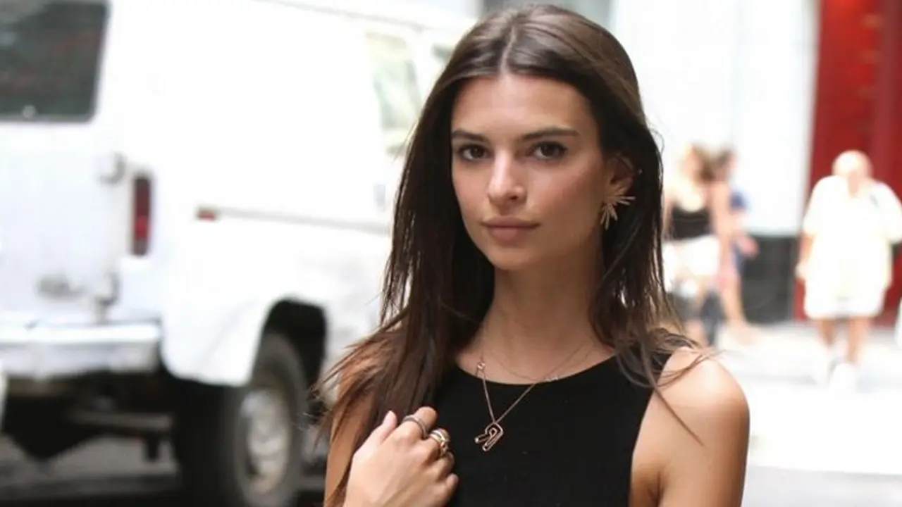 Emily Ratajkowski 