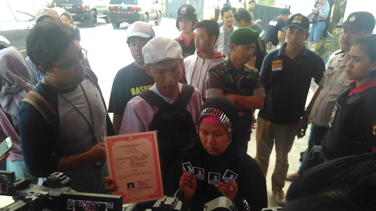 Keluarga korban kebakaran pabrik kembang api