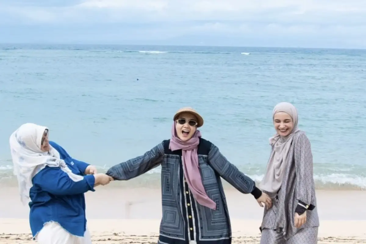 Zaskia dan Shireen Sungkar saat Liburan di Bali