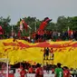 Sejumlah suporter Semen Padang memadati tribun penonton untuk menyaksikan laga SCM Cup 2015 di Stadion Haji Agus Salim, Padang, Sabtu (17/1/2015). Persebaya unggul 1-0 atas Semen Padang. (Liputan6.com/Johan Tallo)