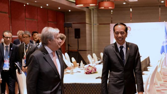 Presiden Jokowi Menggelar Pertemuan Bilateral dengan Sekjen PBB, Antonio Guterres di Pleno KTT ke-35 ASEAN, Bangkok, Thailand, Minggu (3/11/2019). (Foto: Biro Pers Setpres)
