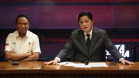 Ketua umum PSSI, Erick Thohir (kanan) dan wakil ketua PSSI, Zainudin Amali memberikan keterangan kepada wartawan saat konferensi pers menjelang laga FIFA Matchday antara Timnas Indonesia melawan Argentina di Stadion Utama Gelora Bung Karno (SUGBK), Jakarta, Rabu (24/05/2023). (Bola.com/Bagaskara Lazuardi)