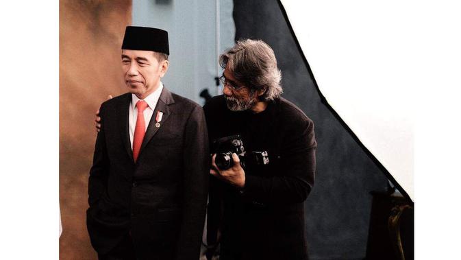 Darwis Triadi mengarahkan Presiden RI, Joko Widodo. (instagram @ditojati via twitter @arbainrambey)