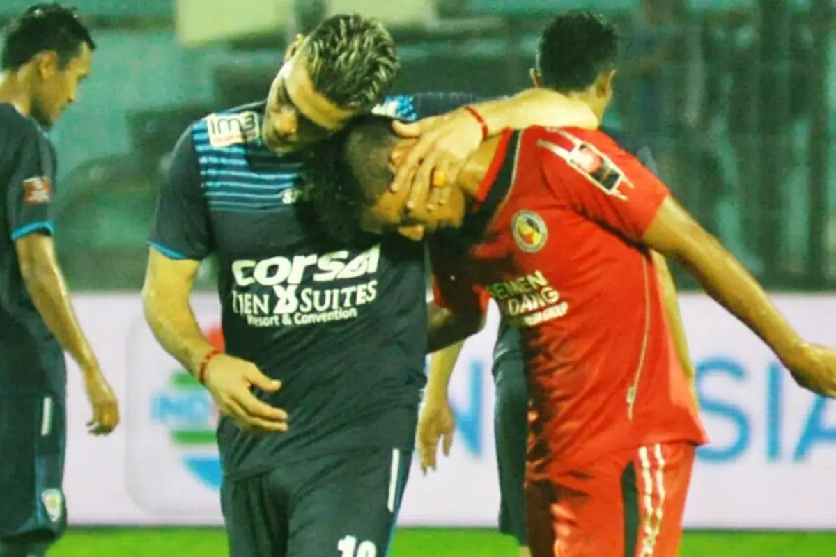Cristian Gonzales dan Isryad Maulana