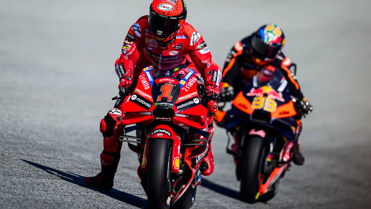 Pecco Bagnaia dan Brad Binder