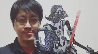 Is Yuniarto, ilustrator dan komikus asal Surabaya ini sejak SD sudah menyukai komik hingga namanya harum di luar negeri (dok.Instagram/@is.yuniarto/https://www.instagram.com/p/BvF_v7ZAQef/Komarudin)