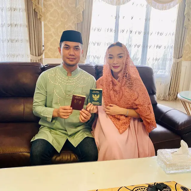 Potret Zaskia Gotik dan Sirajuddin Mahmud resmi menikah. (Sumber: Instagram/zaskia_gotix)