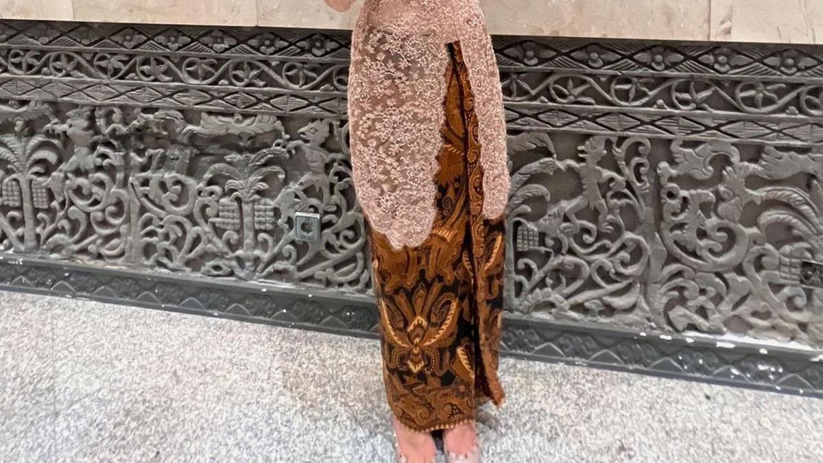 Pesona Model Kebaya Dress yang Memukau, dari Enzy Storia hingga Ziva ...