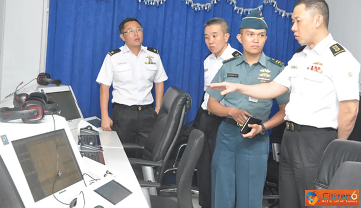 Citizen6, Surabaya: Dalam kunjungan ke Kobangdikal rombongan delegasi RSN berkesempatan melihat beberapa fasilitas latihan yang dimiliki Kobangdikal antara lain peralatan simulator kapal yang berada di Puslatlekdalsen. (Pengirim: Penkobangdikal)