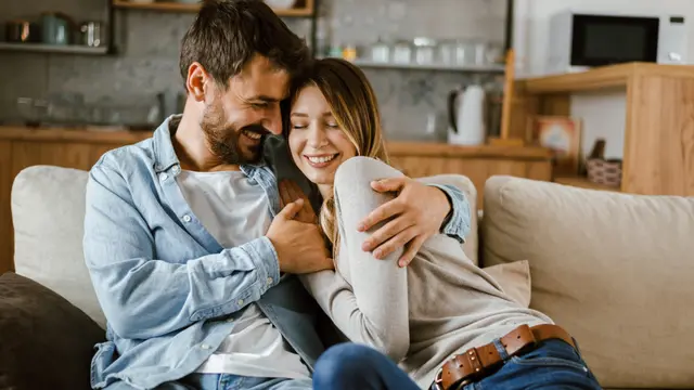 Mengarungi Bahtera Rumah Tangga dengan Suami Tersayang