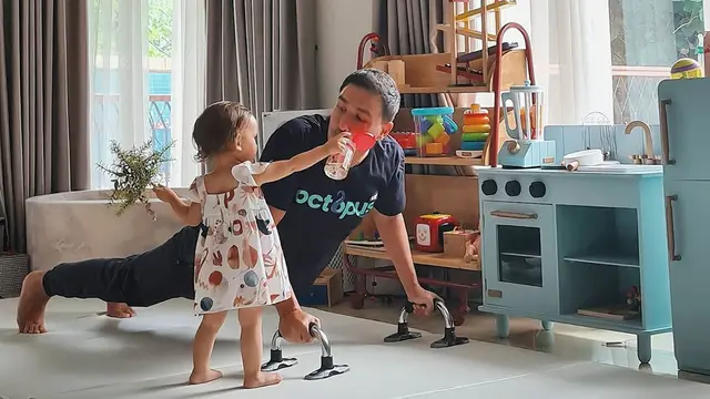 [Fimela] Hamish Daud dan Zalina