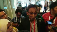 Direktur Pengembangan dan Bisnis Persebaya, Kardi Suwito, kecewa berat karena pembahasan pemulihan status Persebaya dan lima klub lain ditolak voters di Kongres Pemilihan PSSI, Kamis (10/11/2016). (Bola.com/Nicklas Hanoatubun)