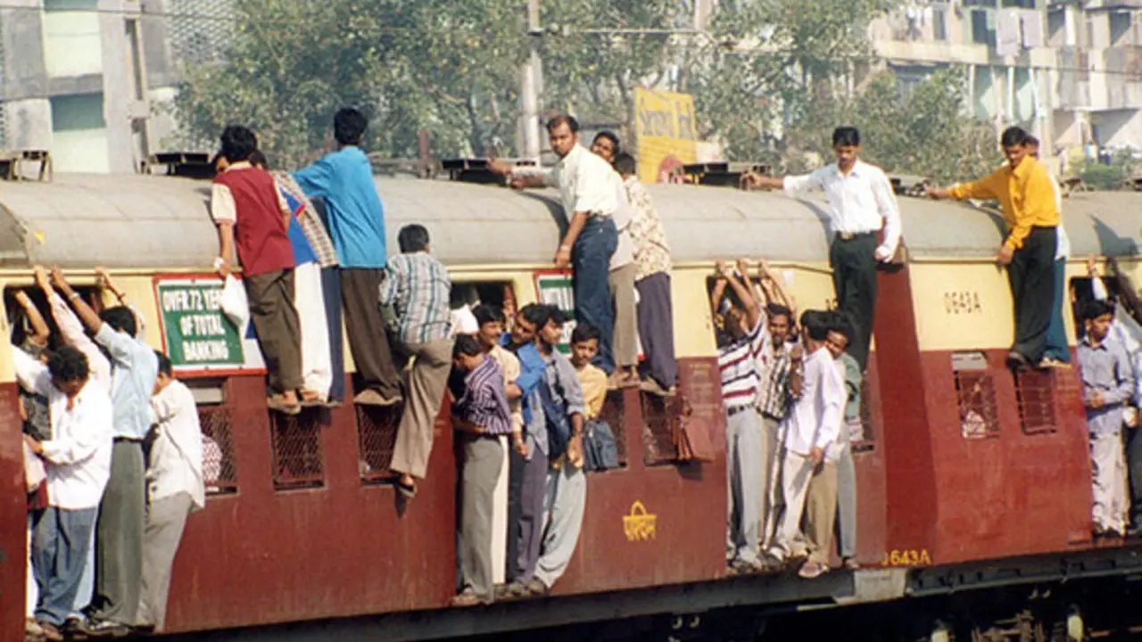 Bukti Penumpang Kereta Api di Indonesia Lebih Baik dari India