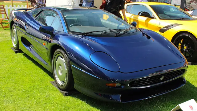 Jaguar XJ220