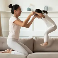 olahraga di rumah/copyright by fizkes (Shutterstock)