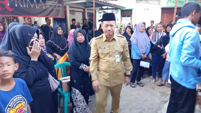 Bupati Kudus Sam’ani Intakoris