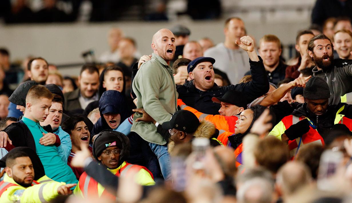 Kemenangan West Ham Atas Chelsea Diwarnai Keributan Para Pendukung Foto Liputan6 Com