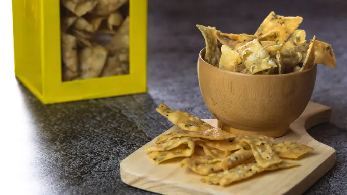 keripik bawang seledri