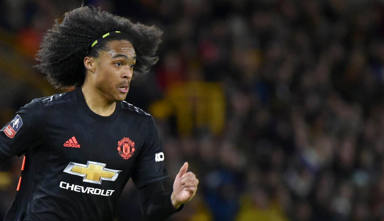 Pemain Manchester United, Tahith Chong, saat pertandingan melawan Wolverhampton Wanderers pada laga Piala FA di Stadion Molineux, Sabtu (4/1/2020). Kedua tim bermain imbang 0-0. (AP/Rui Vieira)