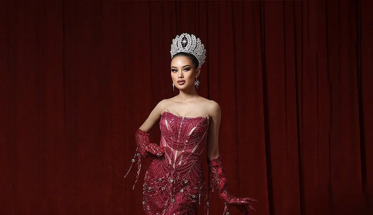 Muthia Fatika Rachman berusia 21 tahun dan berasal dari Cirebon.  [Instagram/muthiafrachman]