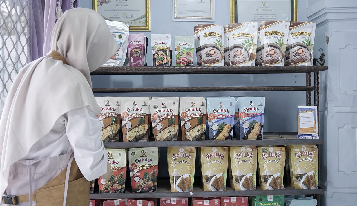 Berkat dukungan Rumah BUMN BRI dan program BRIncubator, produk Iswara Food tampil di berbagai expo nasional. Dewi mengaku pelatihan digital marketing dan branding BRI membuat usahanya makin profesional.  (Adv/BRI)