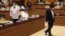Menteri Perhubungan (kiri) Budi Karya Sumadi mengikuti Rapat Kerja dengan Komisi V DPR di Kompleks Parlemen Senayan, Jakarta, Rabu (2/6/2021). Rapat membahas pendahuluan Rencana Kerja Anggaran Kementrian /Lembaga (RKA K/L) dan Rencana Kerja Pemerintah (RKP) Tahun 2022. (Liputan6.com/Angga Yuniar)