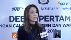 Ira Koesno bertindak sebagai moderator yang tanpa sungkan-sungkan menghentikan kalimat capres dan cawapres saat waktu sudah habis.