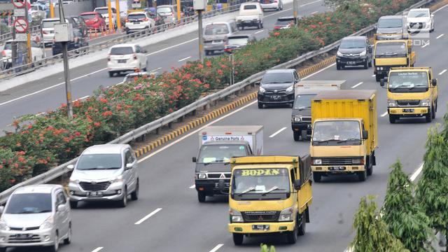 Mulai 18 Agustus, Truk Dibatasi Lewat Tol