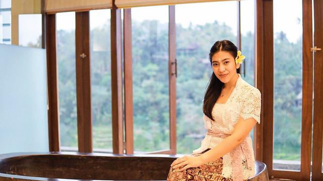 7 Potret Cantik Resiah Lim, Asisten Ashanty yang Putuskan Berhenti
