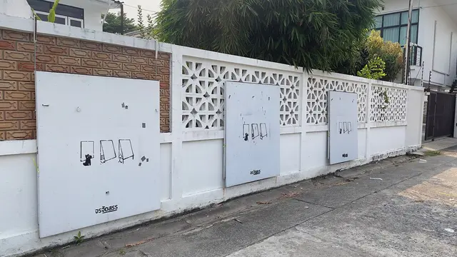 Dari Spanduk Bekas, Komunitas di Thailand Bikin Rumah Lipat untuk Anjing Liar di Thailand