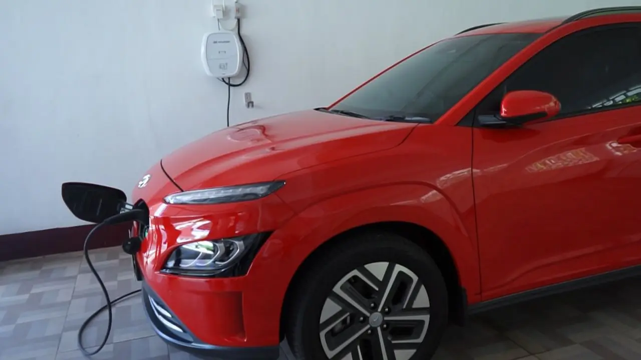 PT PLN (Persero) memberikan kemudahan bagi pengguna kendaraan listrik atau electric vehicle (EV) dengan layanan pengisian daya kendaraan listrik di rumah, atau home charging. (Dok PLN)