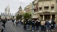 Kastil Cinderella di Walt Disney World, Lake Buena Vista, Florida, Amerika Serikat. (ROBERT SULLIVAN / AFP)