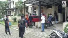 KPAI dan Polres Bogor mendatangi lokasi penyekapan anak di perumahan Taman Aster Bogor, Jawa Barat.