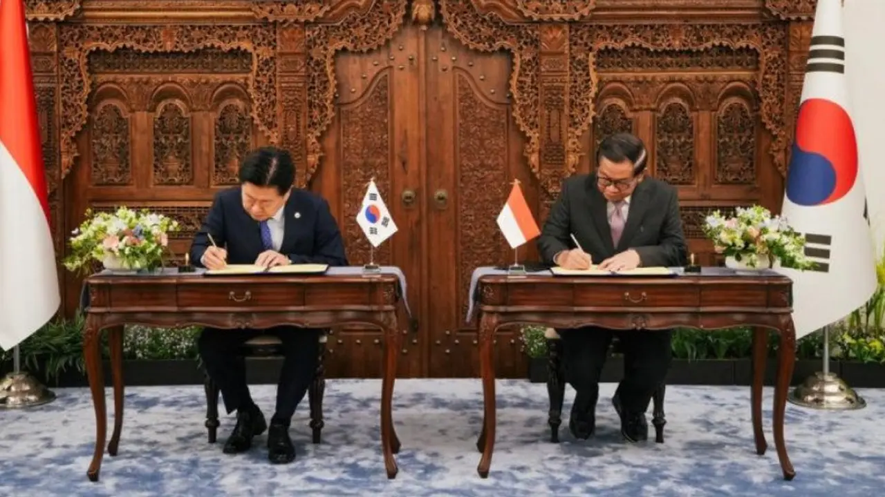 Prosesi penandatanganan MoU antara Gubernur DKI Jakarta Pramono Anung dan Gubernur Jeju Oh Young-hun di KBRI Seoul, Sabtu 25 April 2026.