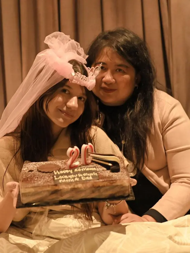 Momen Ulang Tahun Cassandra Lee yang Ke-20, Dirayakan Bersama Sahabat. (Sumber: Instagram/cassandraslee)