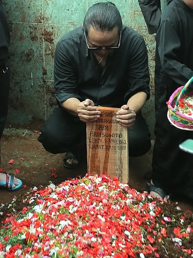 [Fimela] Pemakaman Dian Pramana