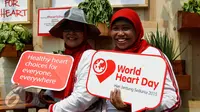 Pengunjung saat menghadiri acara bazar dan promosi 'Food for Heart', Jakarta, Minggu (27/9/2015). Acara tersebut digelar dalam rangka memperingati Hari Jantung Sedunia 2015 yang mengusung tema 'Jantung Sehat untuk Semua'. (Liputan6.com/Yoppy Renato)