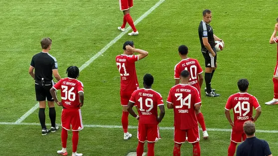 Jamal Musiala Sempat Pingsan di Laga Pramusim Bayern Lawan RB Leipzig