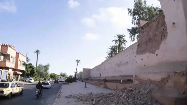 Struktur bangunan runtuh akibat gempa Maroko terkini. (AP/Mosa'ab Elshamy)