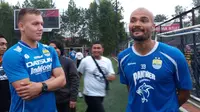 Persib Bandung mendapat dukungan dari bobotoh Belanda. (Bola.com/Permana Kusumadijaya)