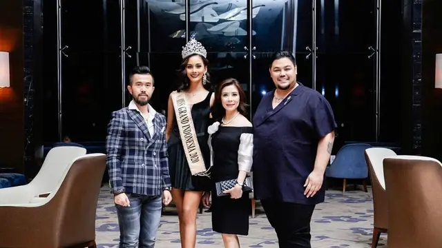 Akui Bangga, Ini 6 Momen Kedekatan Ivan Gunawan dan Aurra Kharishma