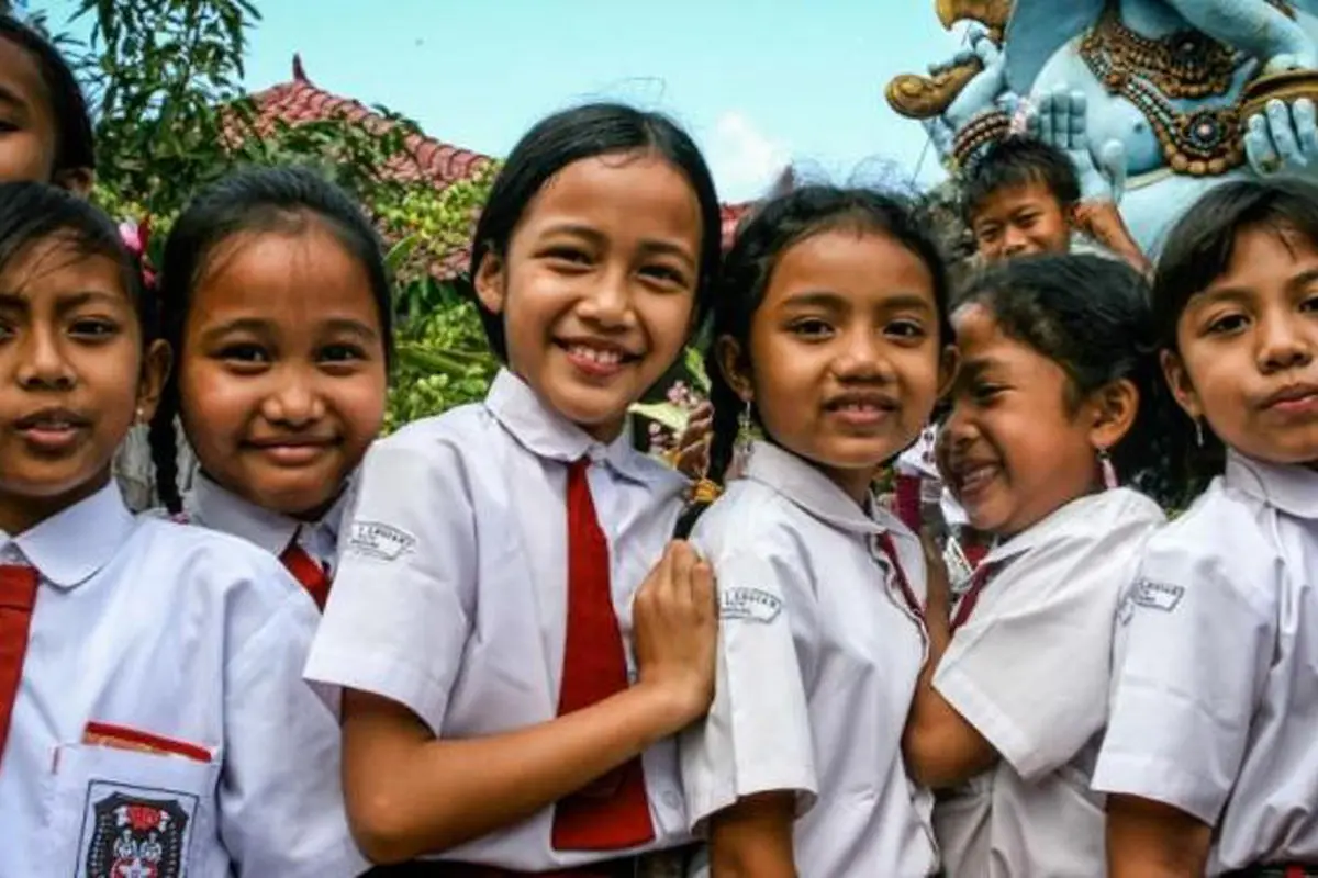 [Bintang] Good News Today: Aplikasi Belajar, Sekolah Gratis, Robot Steril