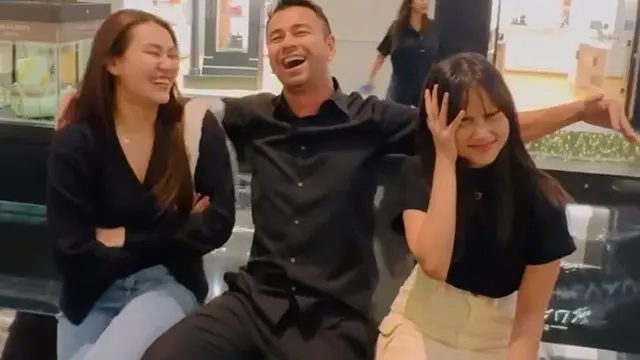 Raffi Ahmad dan Nagita Slavina (Instagram/raffinagita1717)