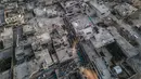 Penduduk setempat di kota Atareb di pedesaan barat provinsi Aleppo yang terkena dampak gempa 6 Februari menghadiri buka puasa bersama di bulan Ramadhan.  Gempa berkekuatan Magnitudo 7,8 yang terjadi menewaskan hampir 6.000 orang di Suriah dan puluhan ribu lainnya di negara tetangga Turki.